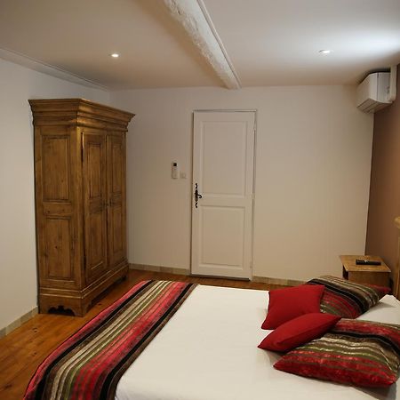 Les Pins Restaurant Et Chambre D'Hotes Сіян-ла-Каскад Екстер'єр фото