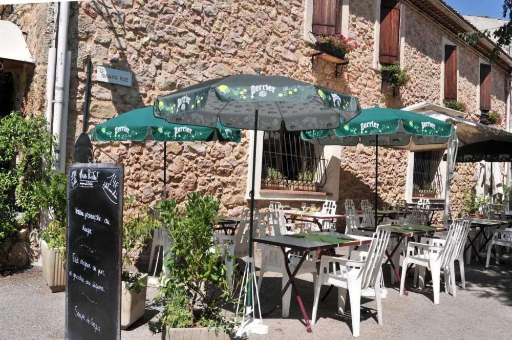 Les Pins Restaurant Et Chambre D'Hotes Сіян-ла-Каскад Екстер'єр фото