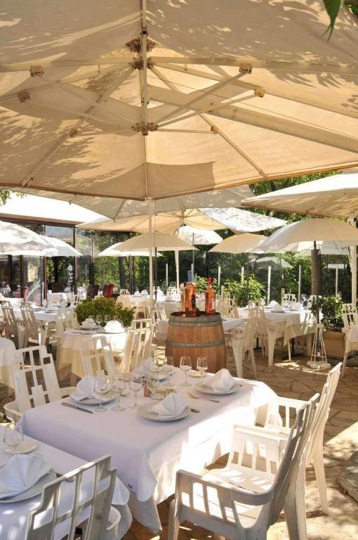 Les Pins Restaurant Et Chambre D'Hotes Сіян-ла-Каскад Екстер'єр фото