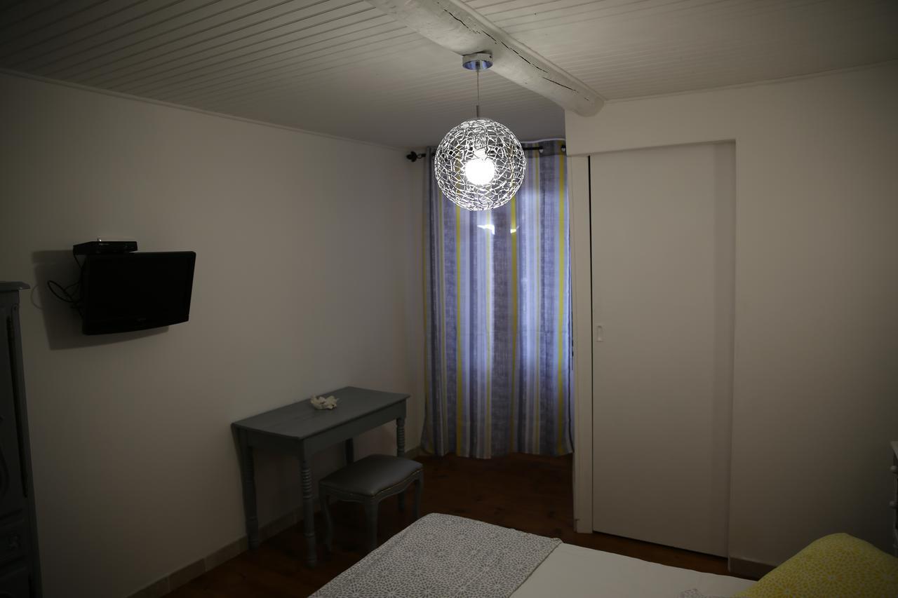 Les Pins Restaurant Et Chambre D'Hotes Сіян-ла-Каскад Екстер'єр фото